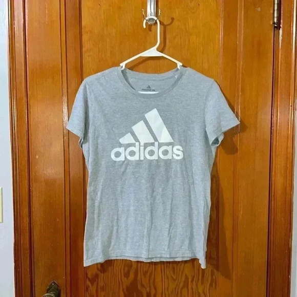 2/$15 Adidas amplifier tea size medium. - Picture 3 of 4